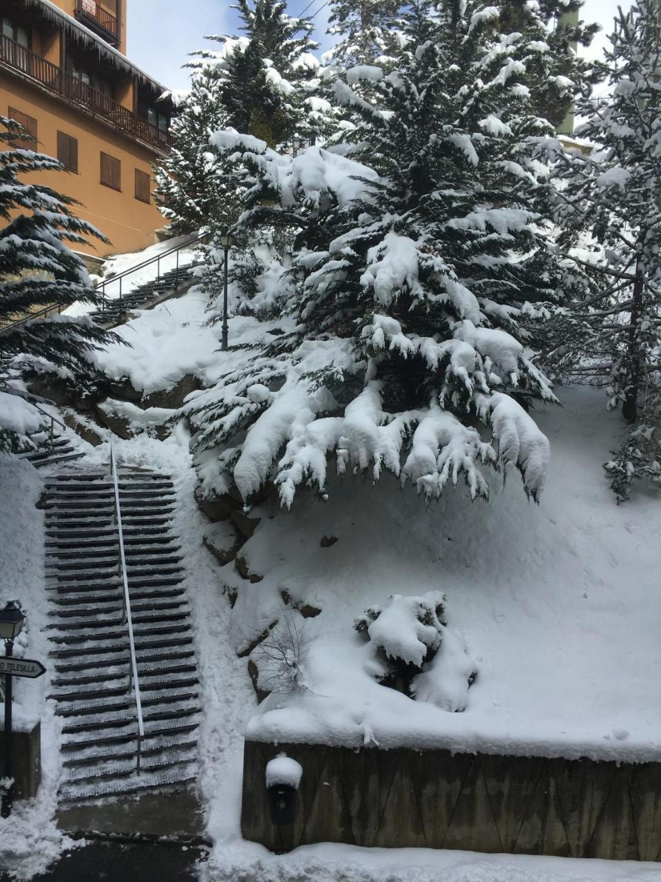 Apartamentos Solneu Baqueira Beret Eksteriør bilde
